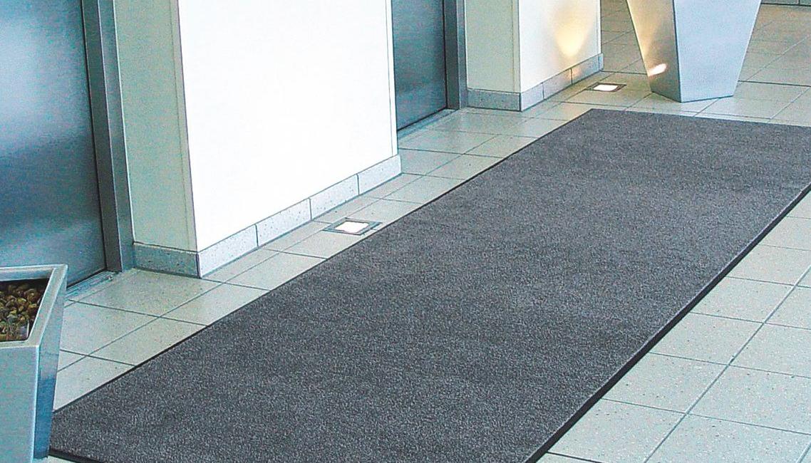 Washable top layer barrier mats: Our Washable surface lay barrier mats are suitable for absorbing moisture and dirt in high-traffic areas, such as lifts or reception areas.