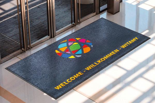 Logoclean: LOGOCLEAN clean-off mats printed with your logo reliably keep indoor areas clean and attract attention to your company. 